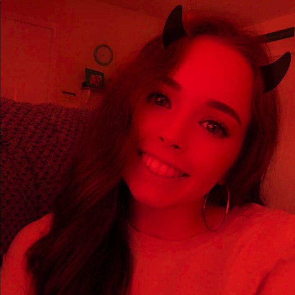 Meet your Posher, Katelyn